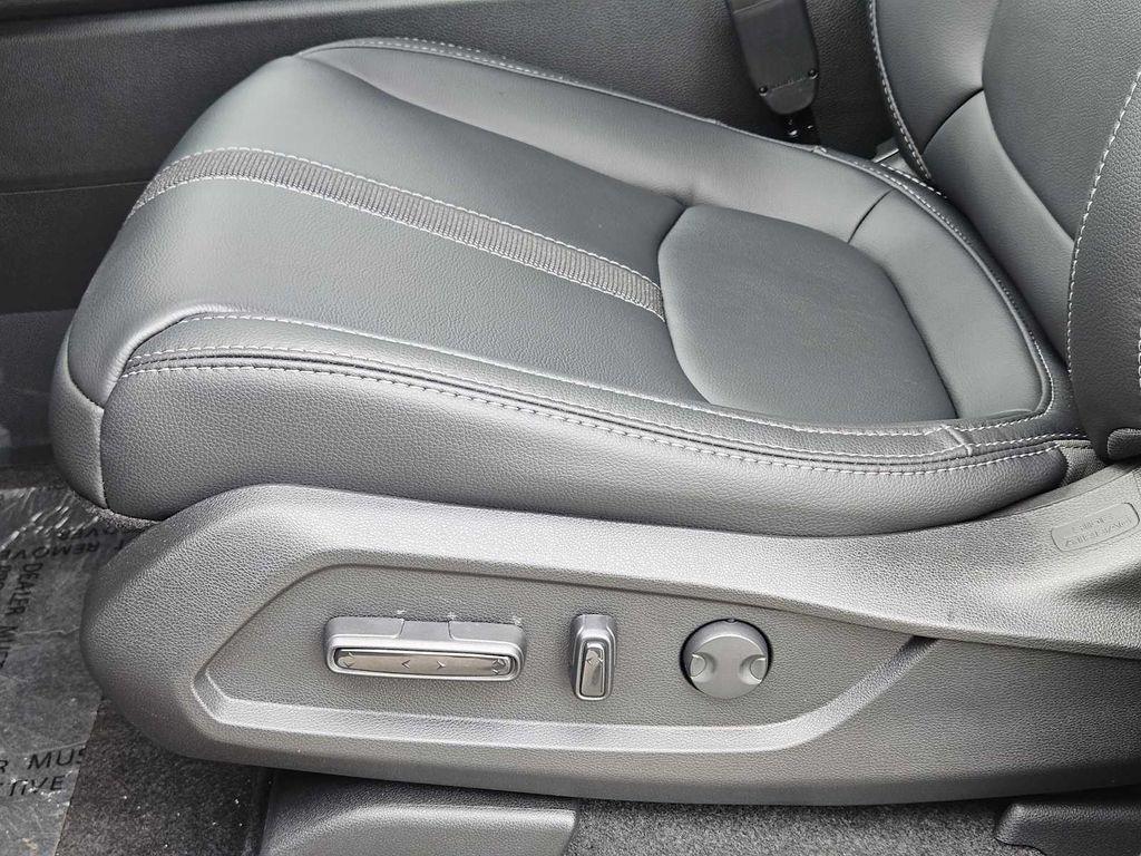 new 2025 Honda Pilot car, priced at $50,850