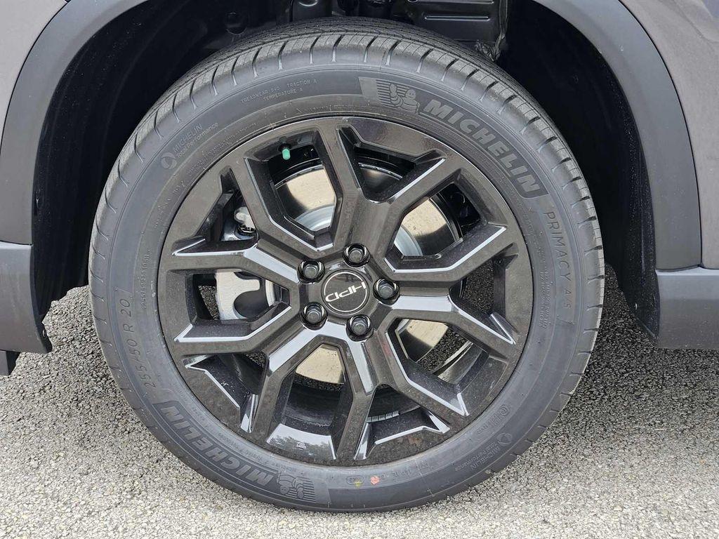 new 2025 Honda Pilot car, priced at $50,850