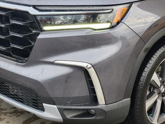 new 2025 Honda Pilot car, priced at $54,530