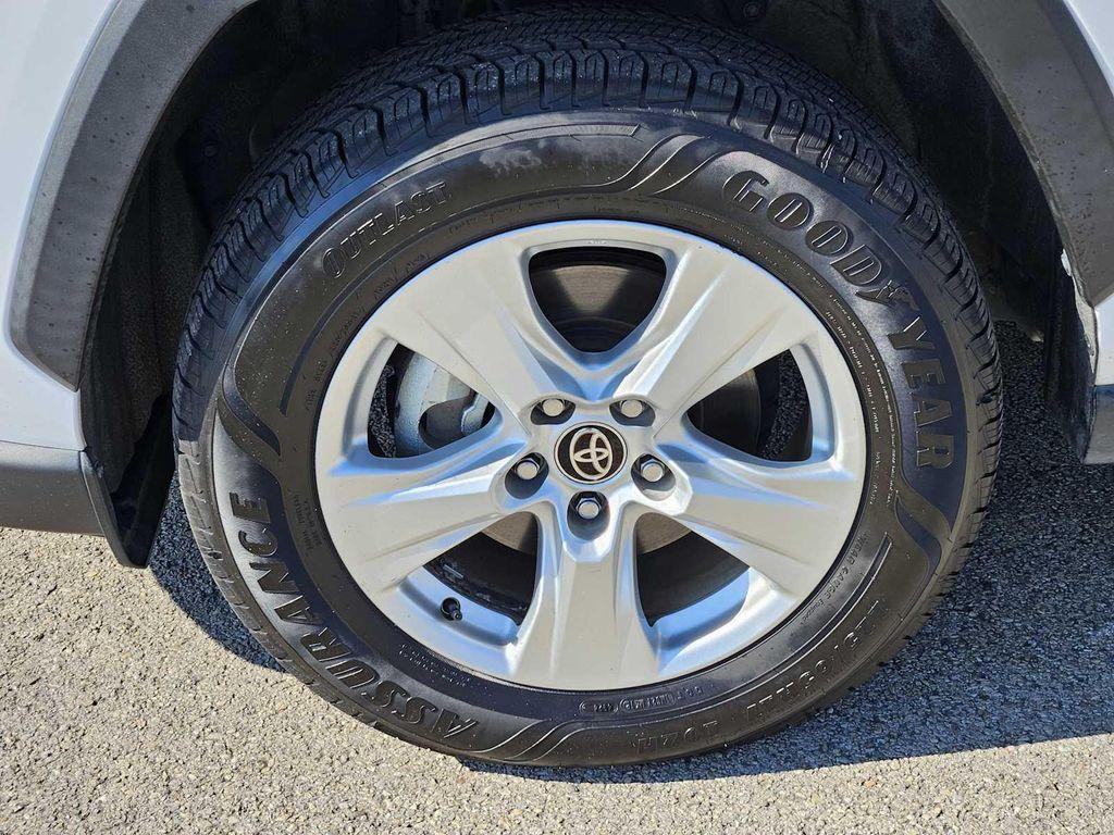 used 2021 Toyota RAV4 Hybrid car, priced at $26,661