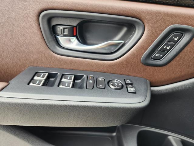 new 2025 Honda Pilot car, priced at $54,985