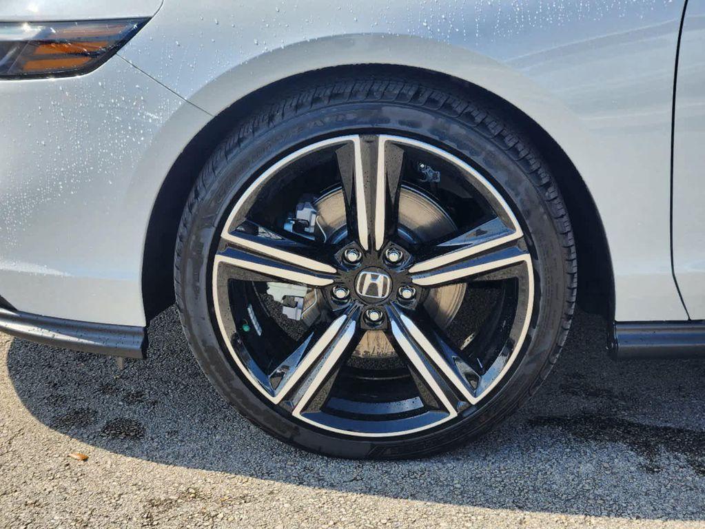 new 2025 Honda Accord Hybrid car, priced at $35,260