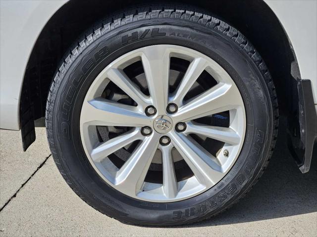 used 2012 Toyota Highlander Hybrid car, priced at $12,756