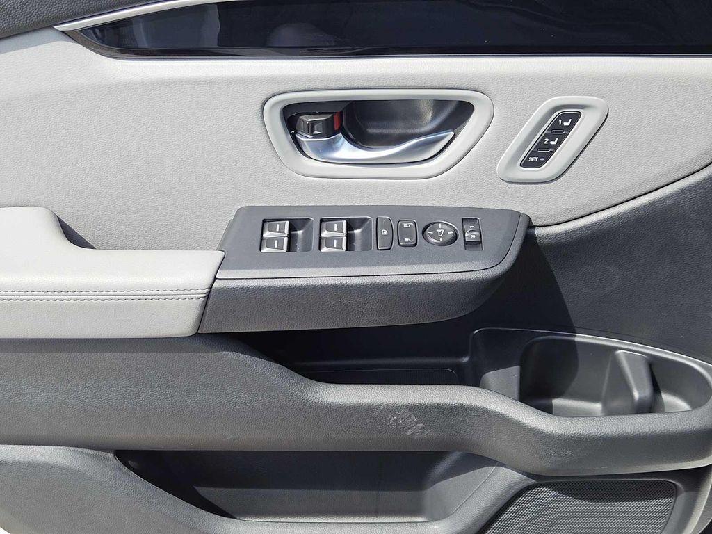 new 2025 Honda Pilot car, priced at $50,180