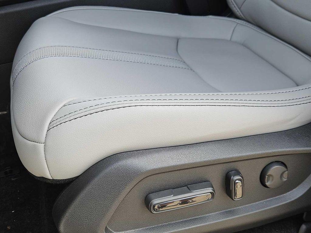 new 2025 Honda Pilot car, priced at $50,180