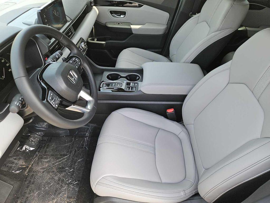 new 2025 Honda Pilot car, priced at $50,180