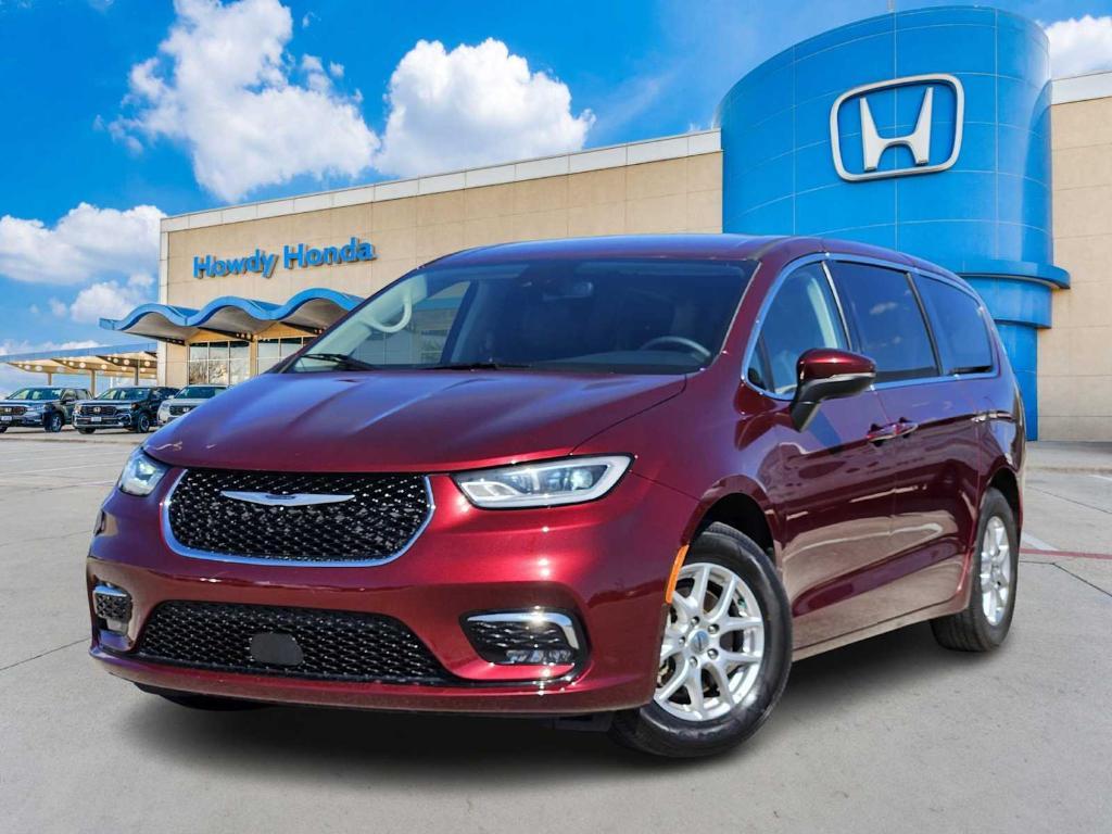 used 2023 Chrysler Pacifica car, priced at $18,526