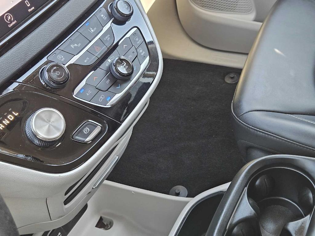used 2023 Chrysler Pacifica car, priced at $18,526