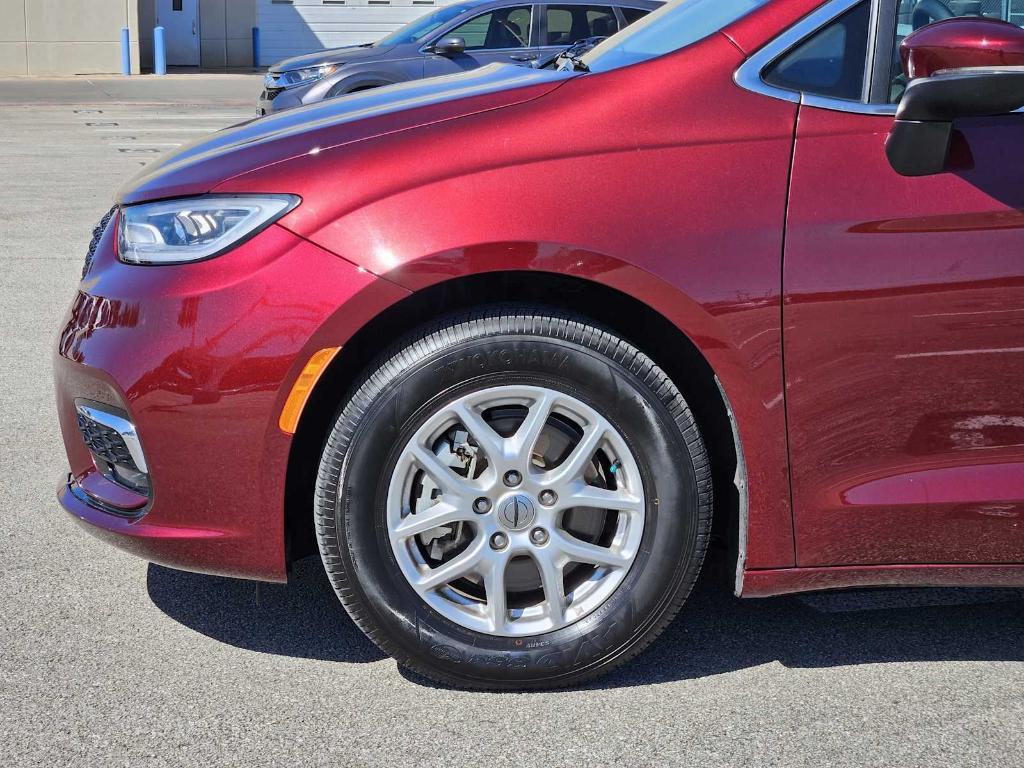 used 2023 Chrysler Pacifica car, priced at $18,526