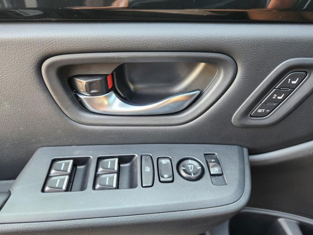 new 2025 Honda Pilot car, priced at $45,405