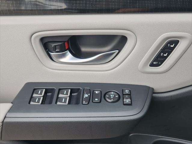 new 2025 Honda Pilot car, priced at $54,985