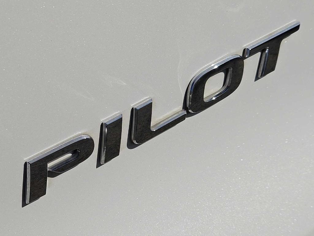 used 2022 Honda Pilot car, priced at $27,505