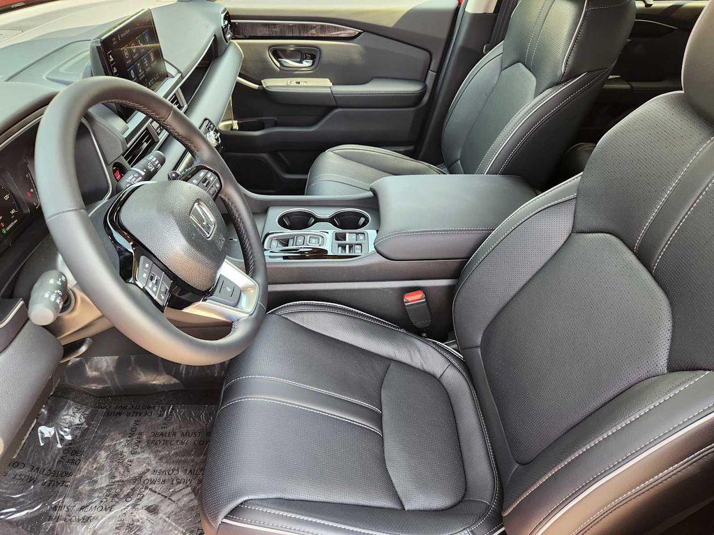 new 2025 Honda Pilot car, priced at $55,760