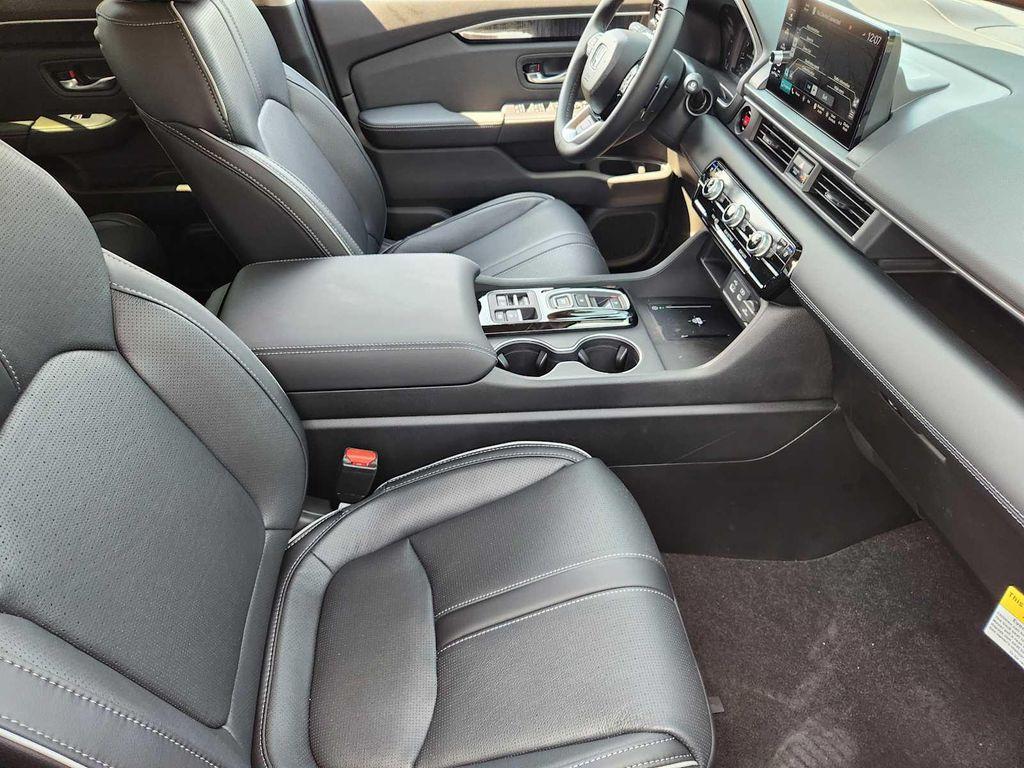 new 2025 Honda Pilot car, priced at $55,760