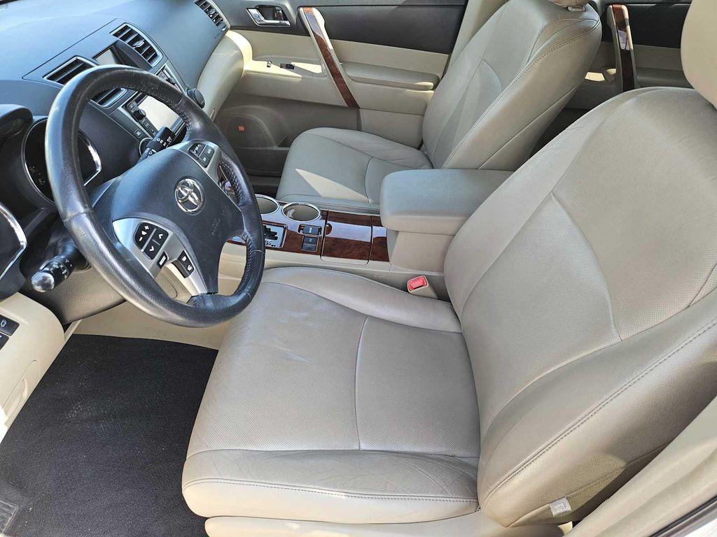 used 2013 Toyota Highlander car, priced at $14,772