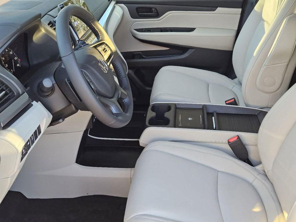 new 2026 Honda Odyssey car, priced at $45,685