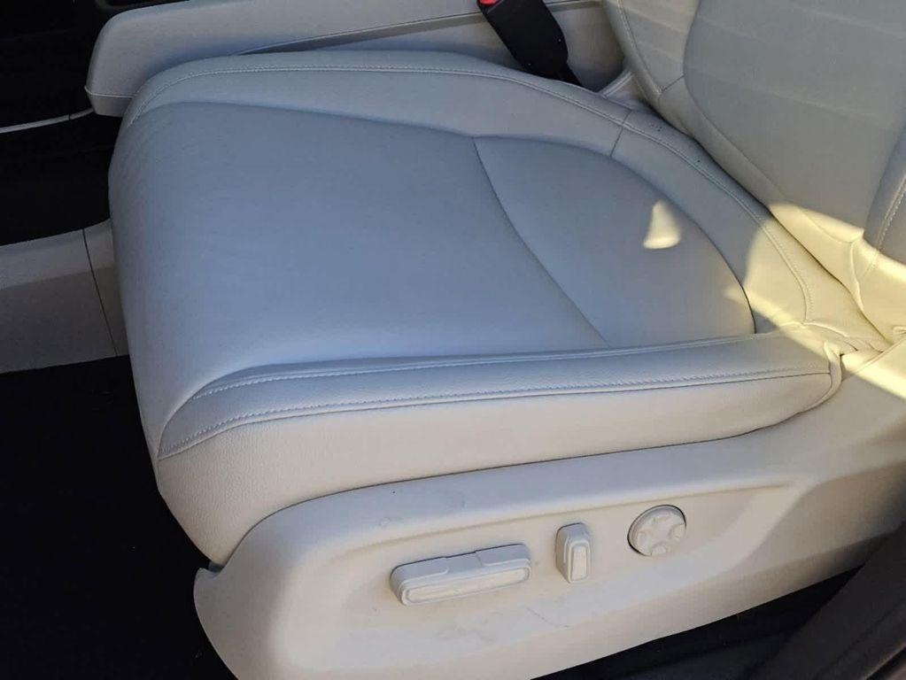 new 2026 Honda Odyssey car, priced at $45,685