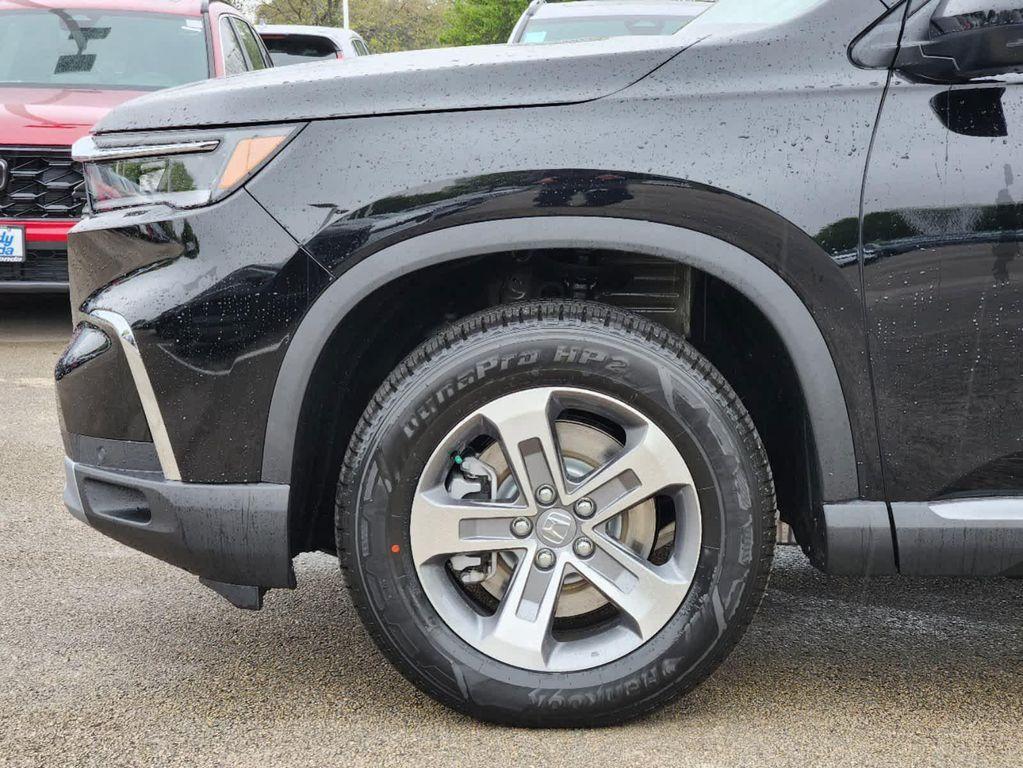 new 2025 Honda Pilot car, priced at $44,995