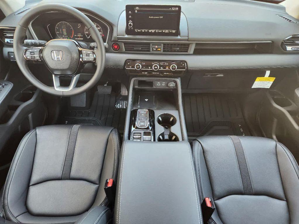 new 2025 Honda Pilot car, priced at $44,995