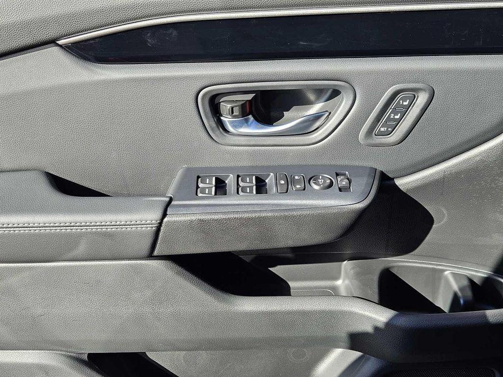 new 2025 Honda Pilot car, priced at $48,280