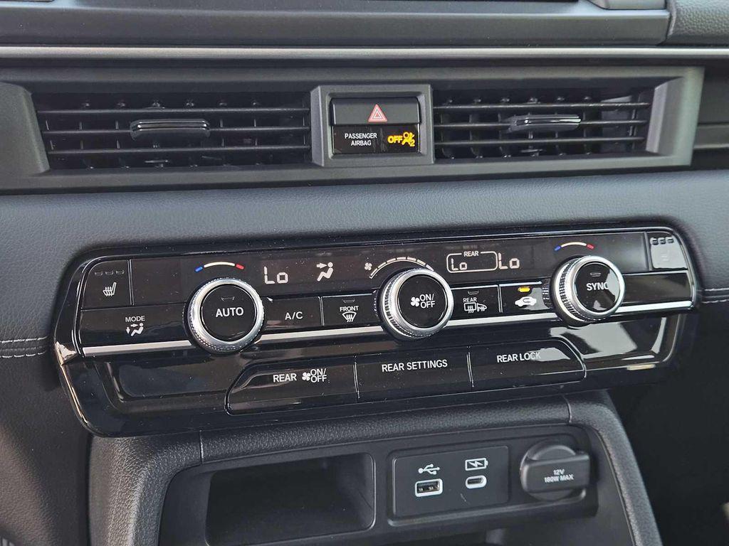 new 2025 Honda Pilot car, priced at $48,280