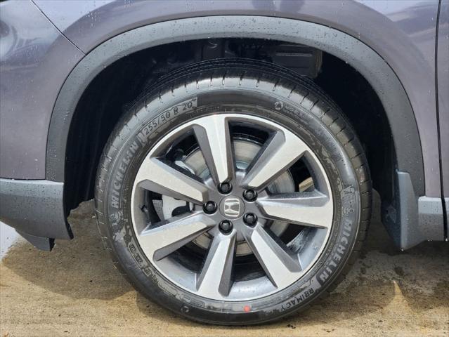 new 2025 Honda Pilot car, priced at $48,950