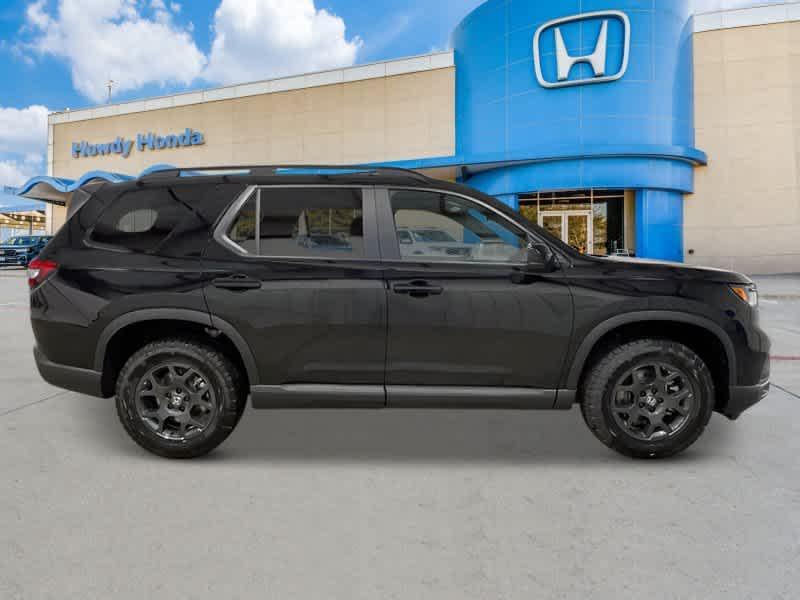 new 2025 Honda Pilot car, priced at $51,375