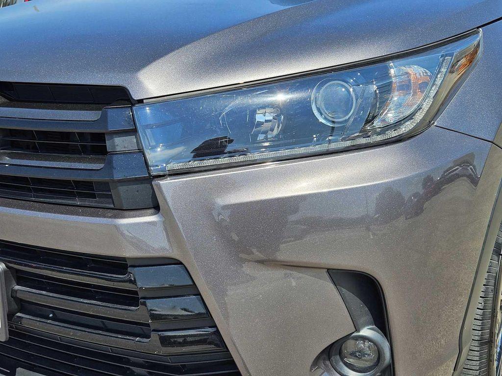 used 2019 Toyota Highlander car, priced at $21,700