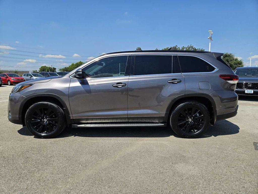 used 2019 Toyota Highlander car, priced at $21,700
