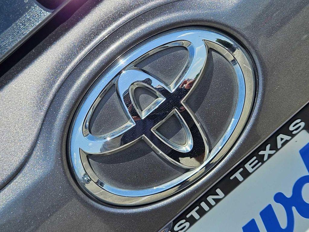 used 2019 Toyota Highlander car, priced at $21,700