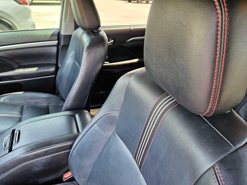 used 2019 Toyota Highlander car, priced at $21,700