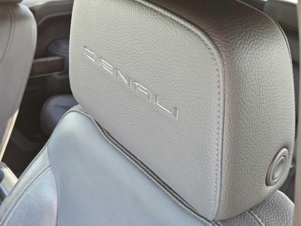 used 2021 GMC Sierra 1500 car, priced at $39,289