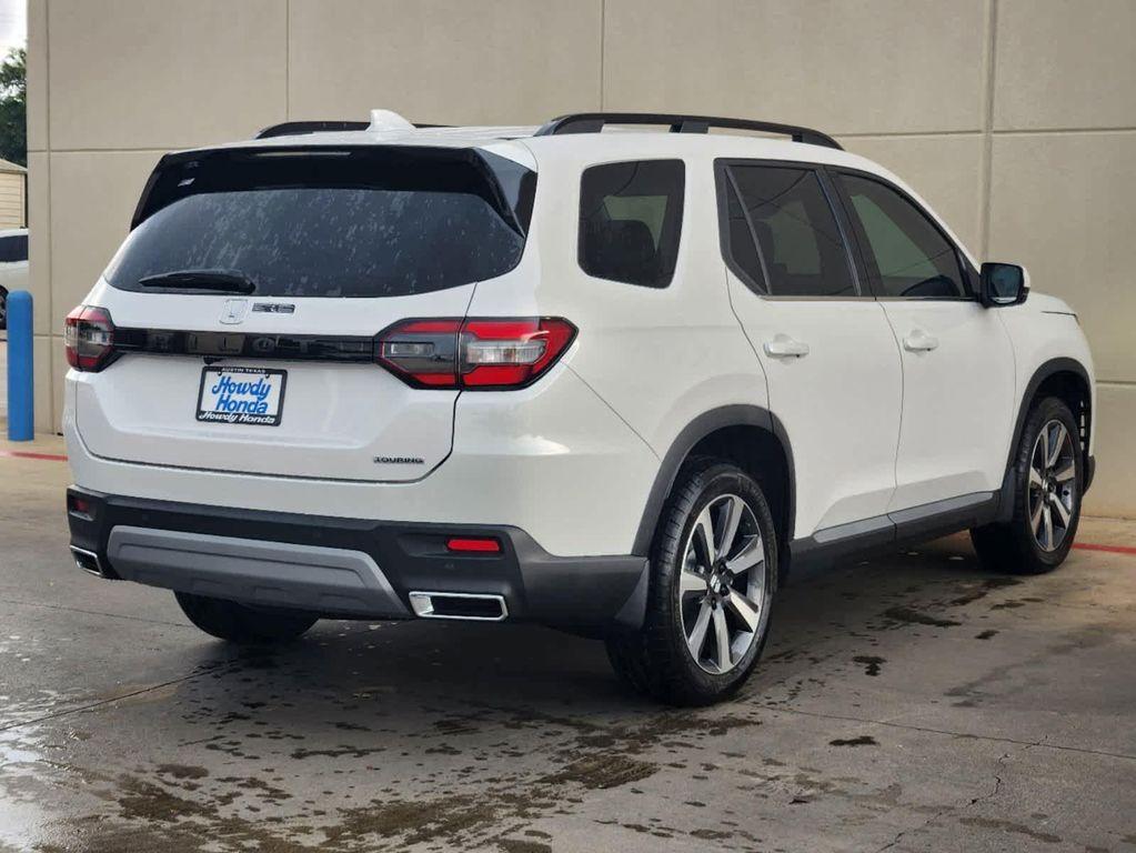 new 2025 Honda Pilot car, priced at $49,450