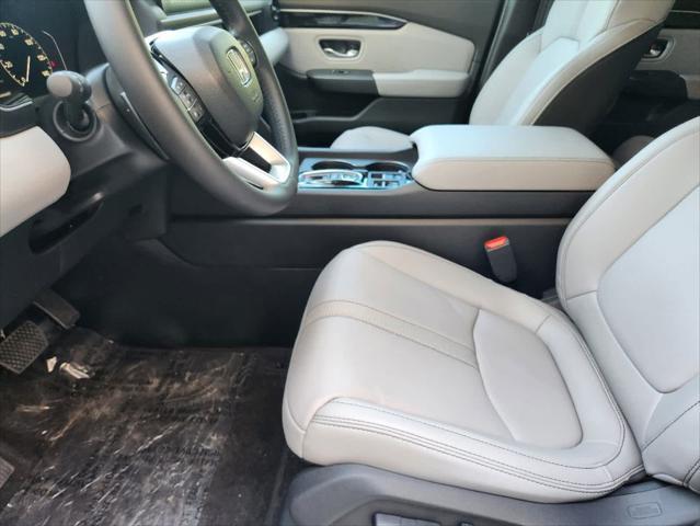 new 2025 Honda Pilot car, priced at $44,950