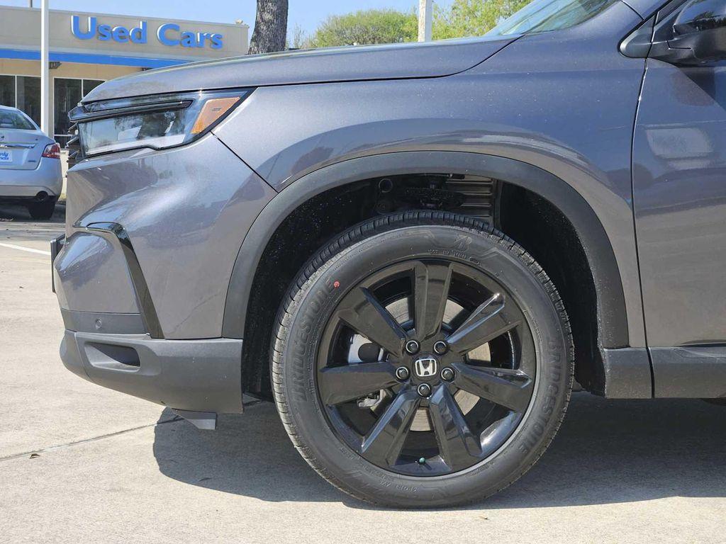new 2025 Honda Pilot car, priced at $56,030