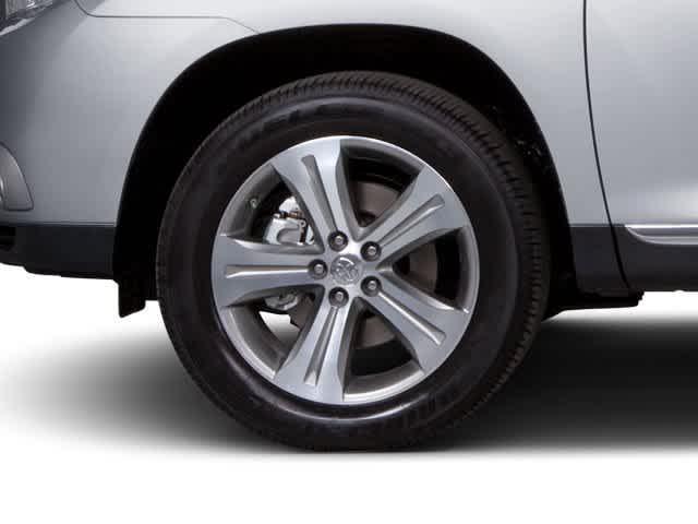 used 2013 Toyota Highlander car, priced at $12,999