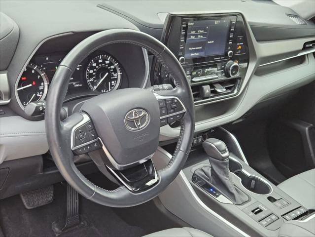 used 2021 Toyota Highlander car, priced at $32,872