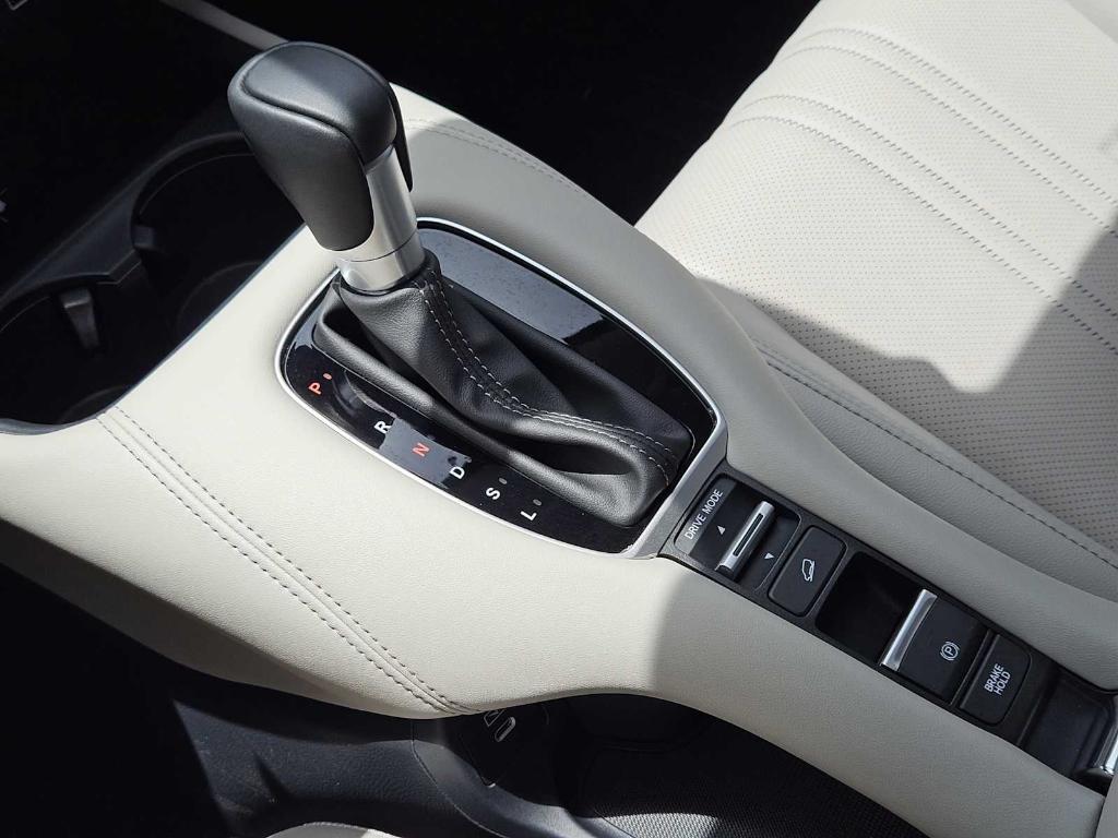 used 2025 Honda HR-V car, priced at $28,945