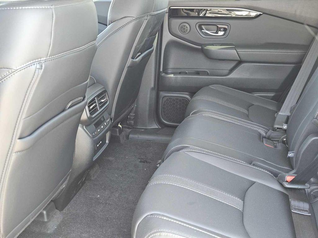 new 2025 Honda Pilot car, priced at $52,100