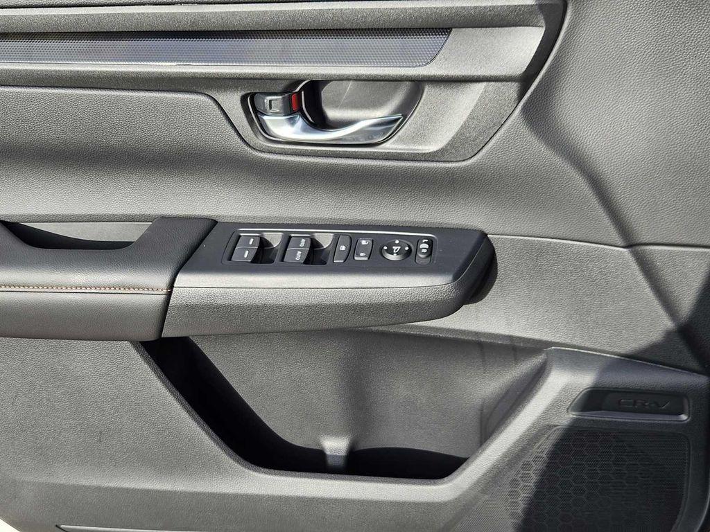 new 2026 Honda CR-V Hybrid car, priced at $40,650