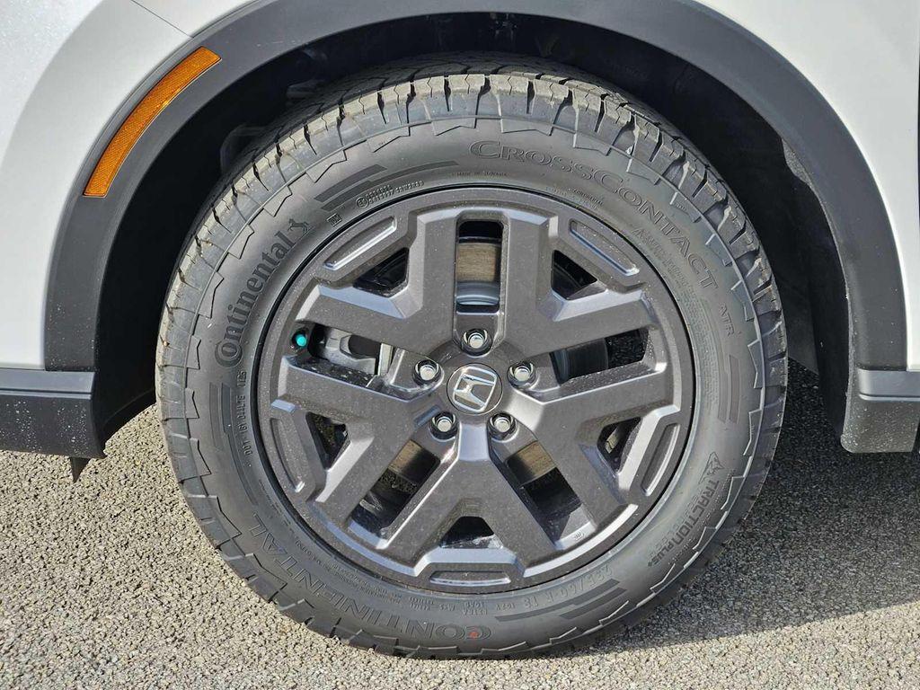 new 2026 Honda CR-V Hybrid car, priced at $40,650