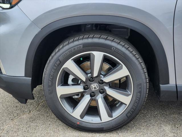 new 2025 Honda Pilot car, priced at $48,950