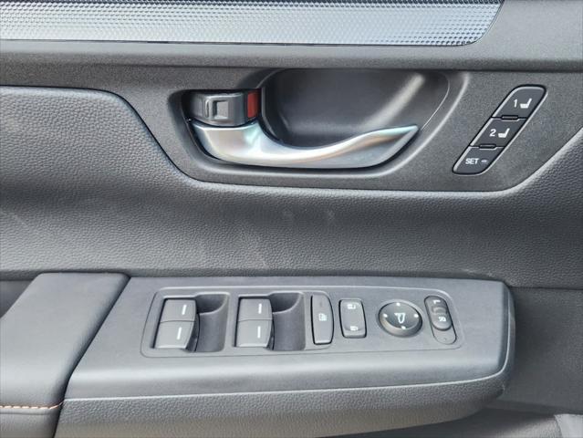 new 2025 Honda CR-V Hybrid car, priced at $39,045