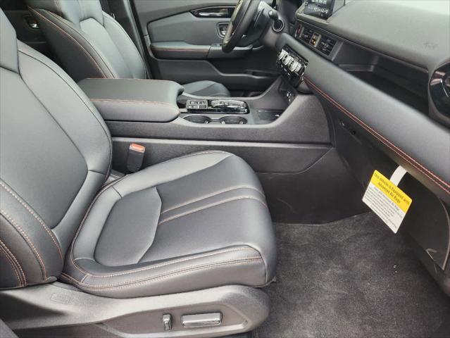 new 2025 Honda Pilot car, priced at $50,850