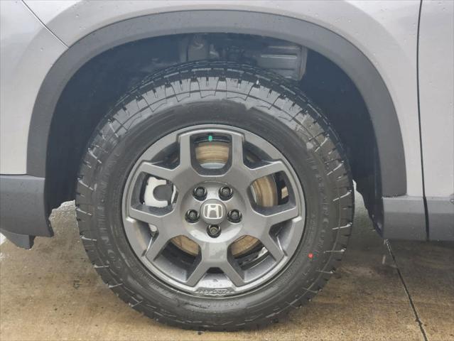 new 2025 Honda Pilot car, priced at $50,850