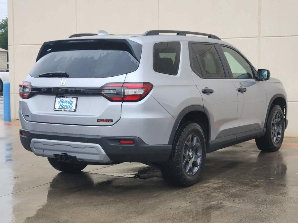 new 2025 Honda Pilot car, priced at $50,850