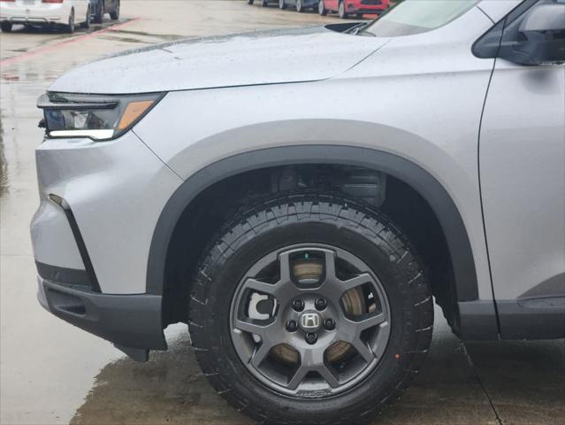 new 2025 Honda Pilot car, priced at $50,850
