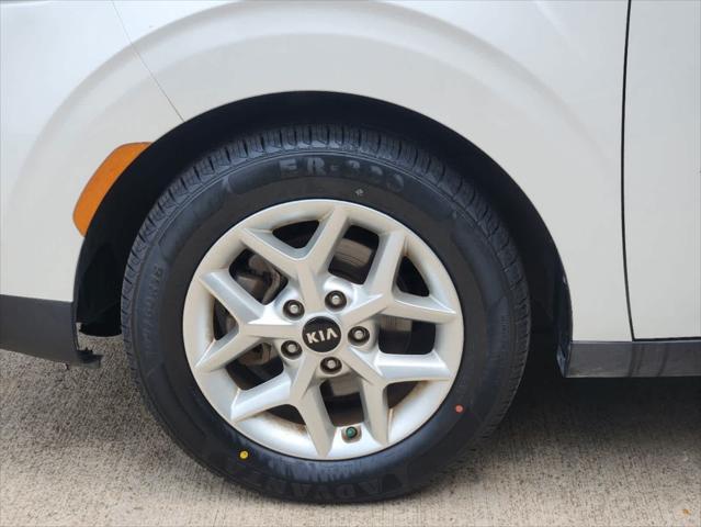 used 2021 Kia Soul car, priced at $15,372