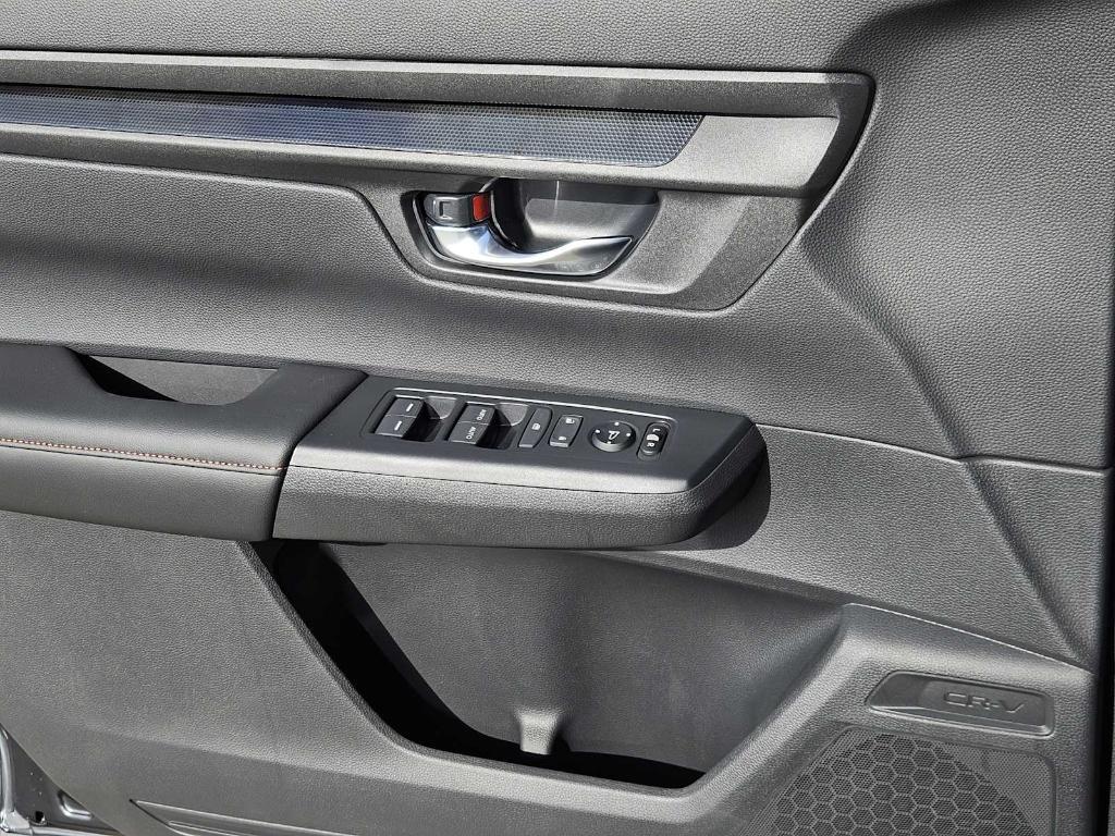 new 2026 Honda CR-V Hybrid car, priced at $40,195