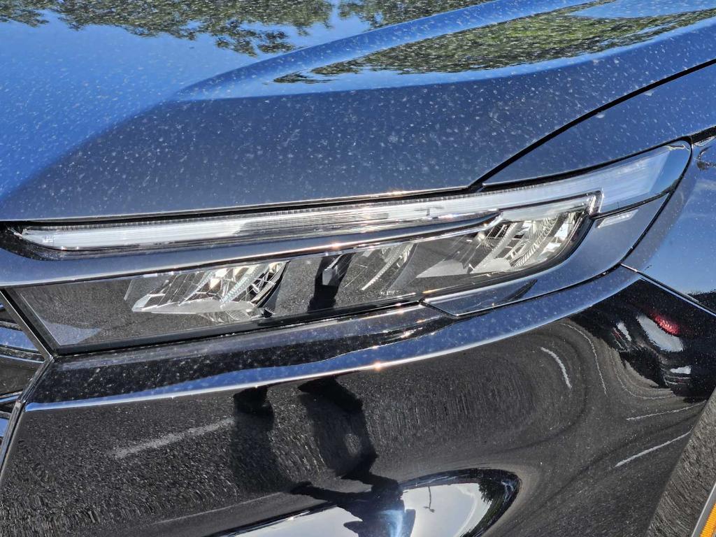 new 2026 Honda CR-V Hybrid car, priced at $40,195